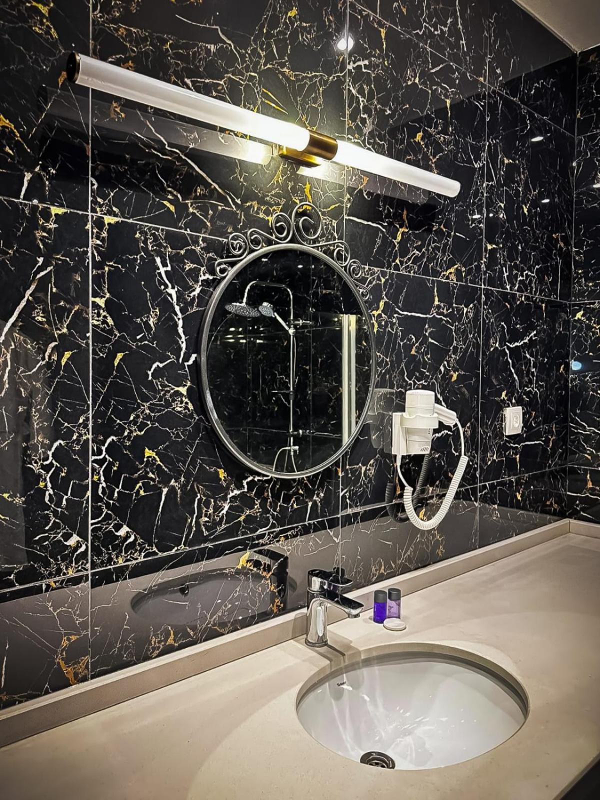 Hi Hotel Ivy Bueyuekada جزر الأمراء المظهر الخارجي الصورة