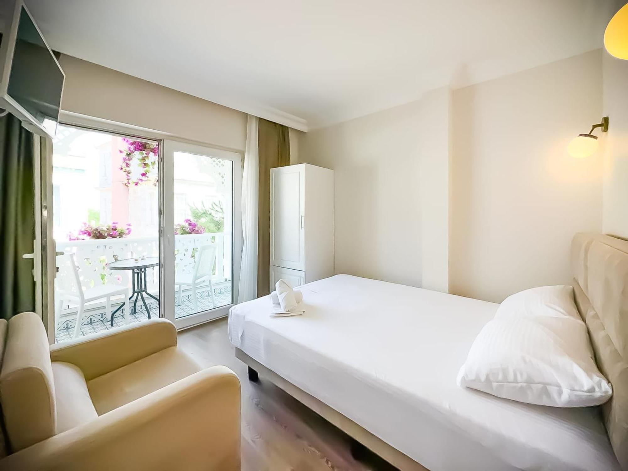 Hi Hotel Ivy Bueyuekada جزر الأمراء المظهر الخارجي الصورة
